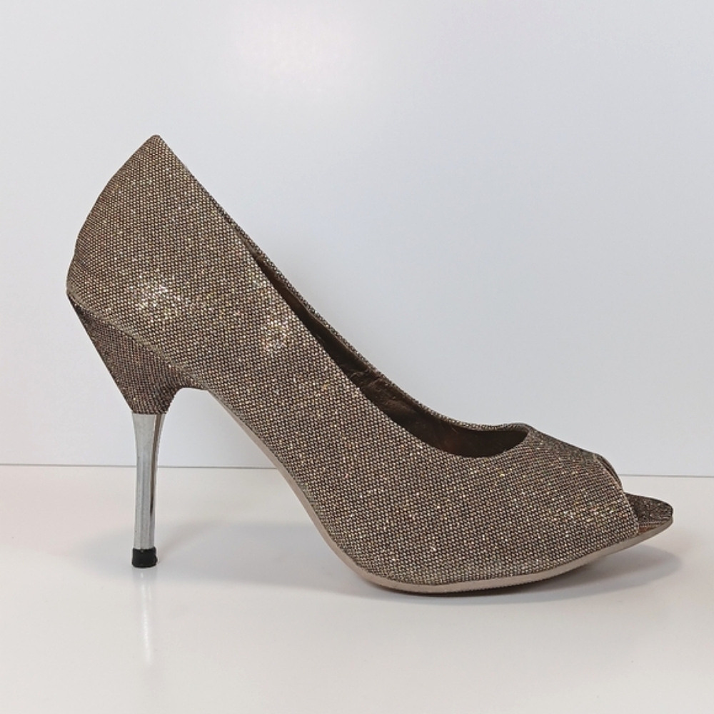 Suzy Shier Gold Sequin Pumps Size 7 Silver Heel Cap Heels Formal Shoes